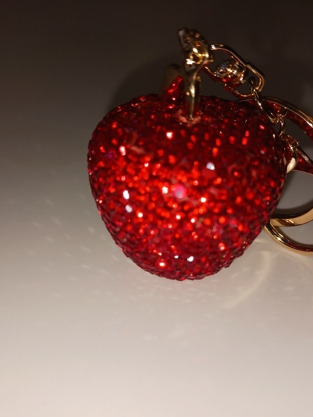 Sparkling Apple Keychain - Picture 4 of 5